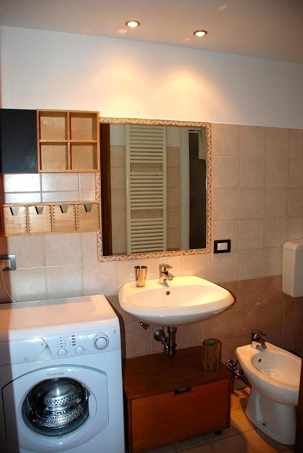 Pisolo In Citta Casa Vacanze Nel Centro Storico Bolonia Exterior foto